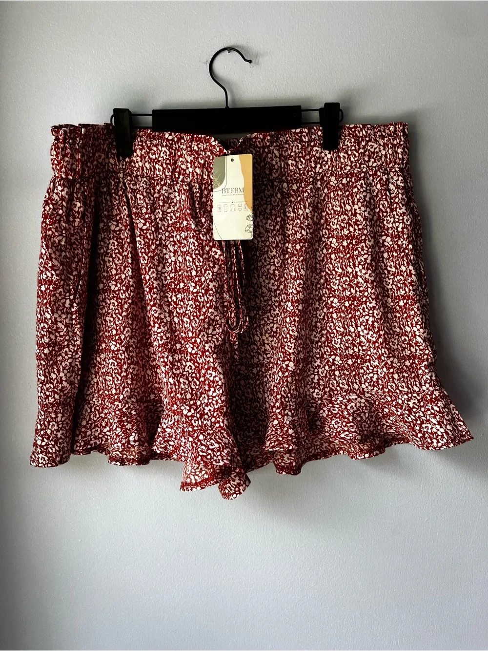 BTFBM Boho Ruffle Floral Shorts for Women with Pockets- NWT- Size XXL